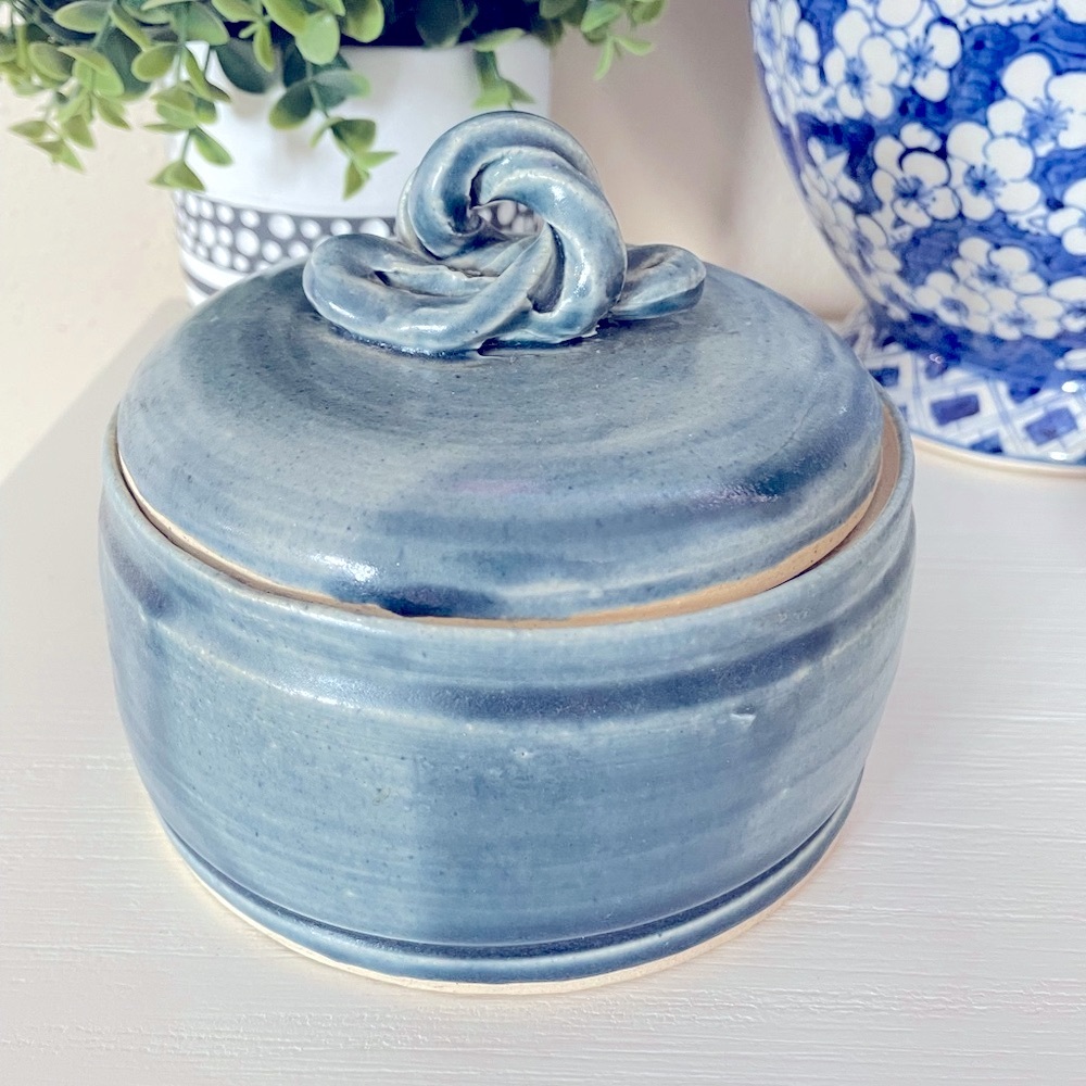 Van Duyne Spindrift Pottery Jar with Lid ribbon handle blue  Ocean City NJ Rare